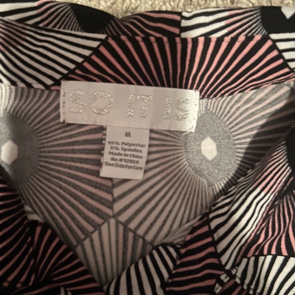 Geometric Patterned Blouse - Picture 6 of 8